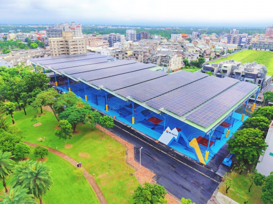 【自由時報】寶島陽光攜手屏東大學 打造全國大專院校最大光電球場(圖)